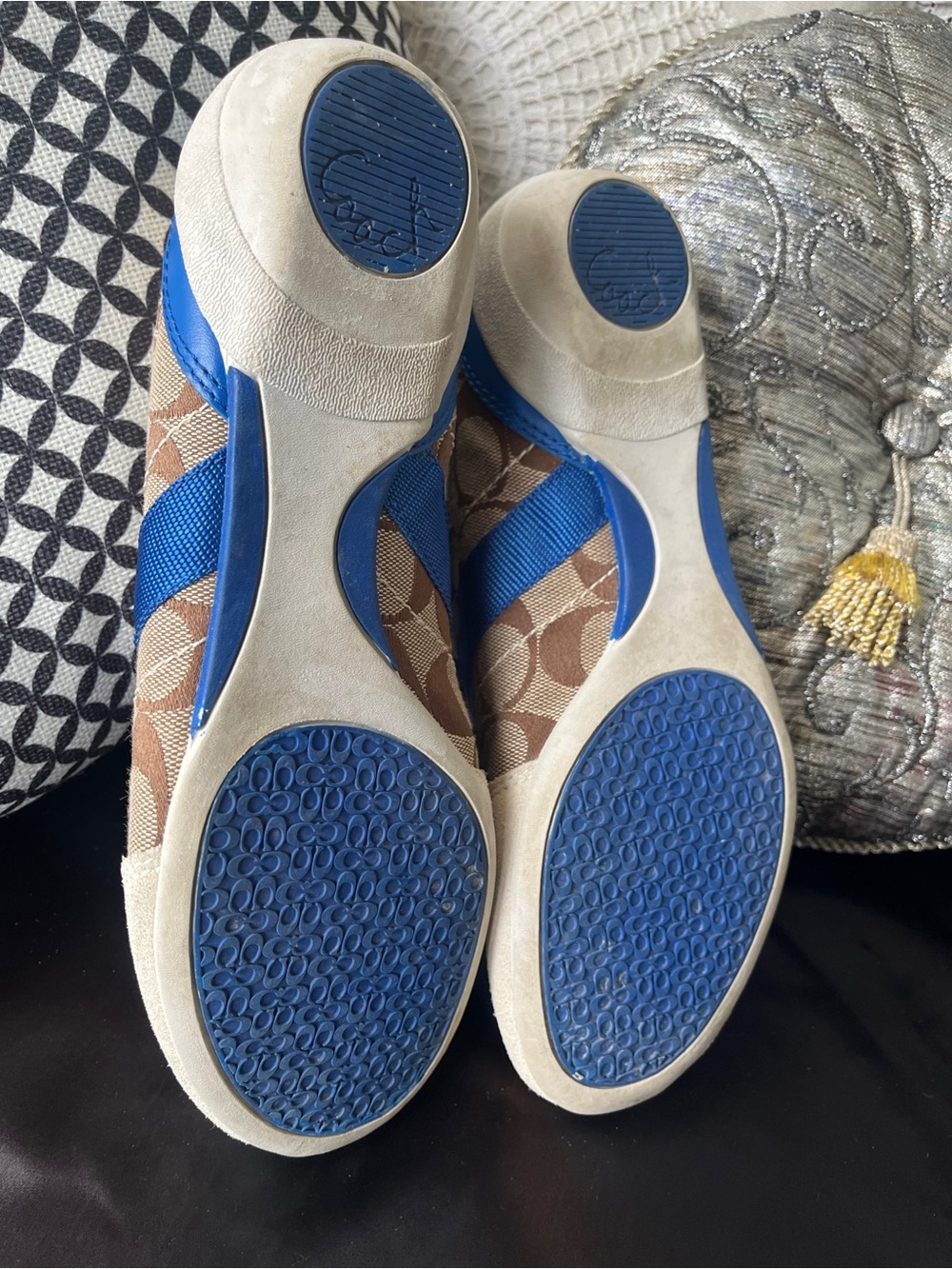 Coach Cream Signature Canvas Sneakers with Bright Blue Trim - Picture 6 of 9